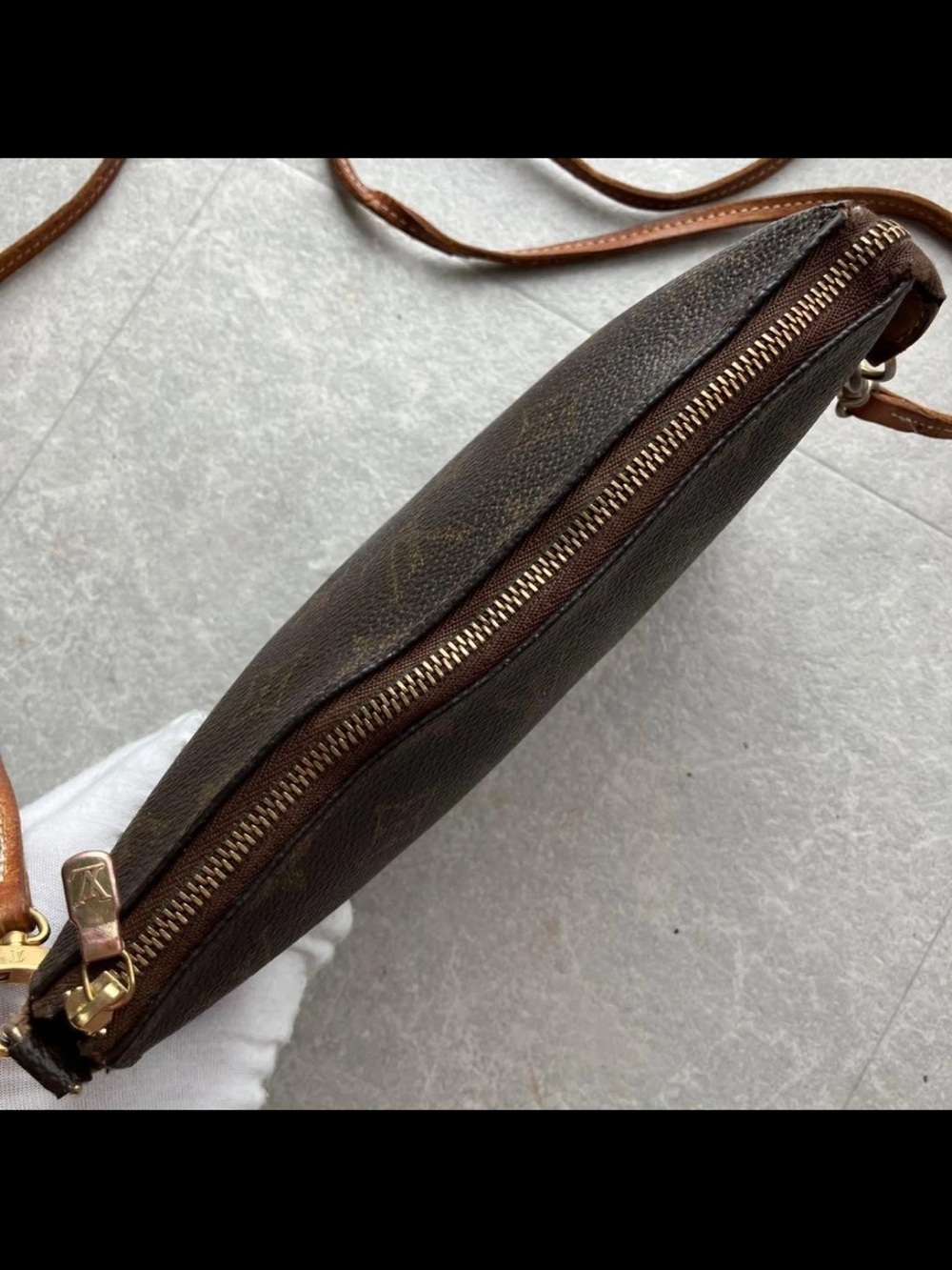 Louis Vuitton Monogram Shoulder Bag in Brown and Gold - Picture 6 of 15